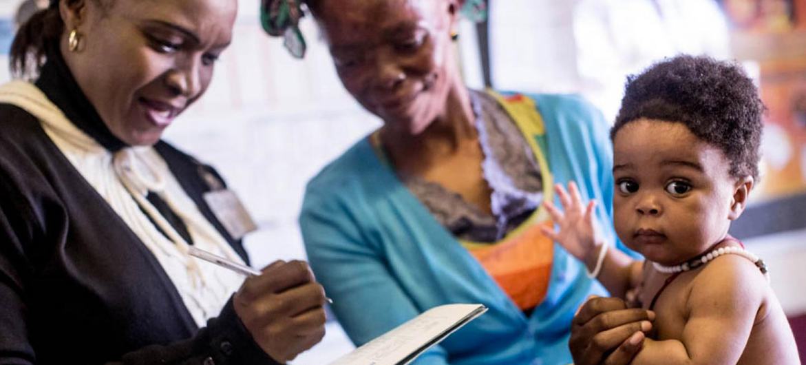 Desde 1995, Sudáfrica ha logrado un progreso significativo en la transformación de su sector de la salud, poniendo los servicios de atención primaria a disposición de millones de personas a las que antes se les negaba el acceso.