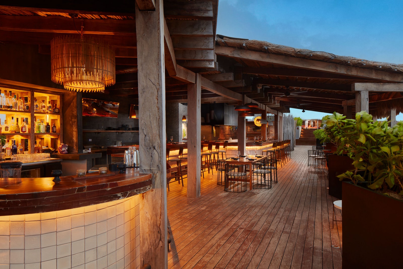 terraza del restaurante Bhanu Sky Kitchen