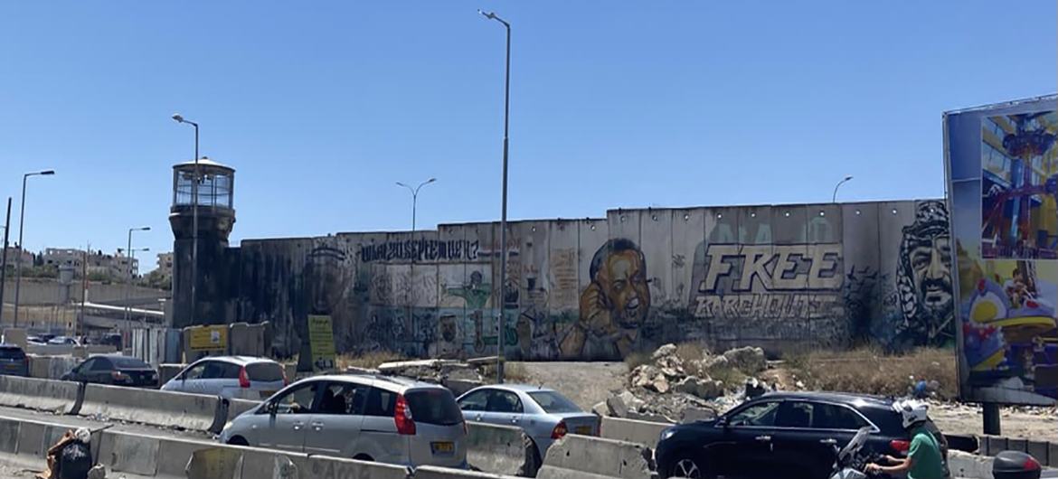 El puesto de control de Qalandia separa Jerusalén Este de Ramallah en Cisjordania.