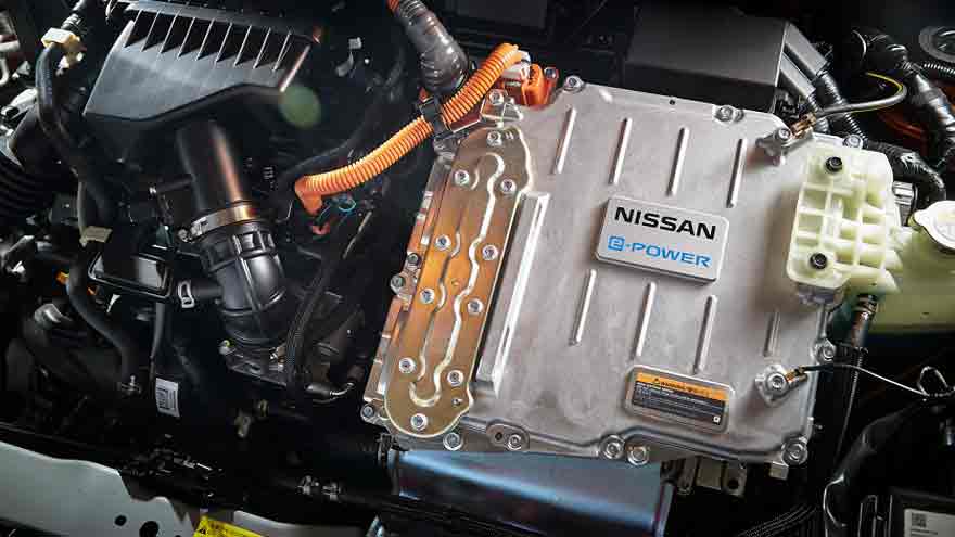 En el sistema e-Power el motor de gasolina no está conectado a las ruedas.  Solo carga la batería.