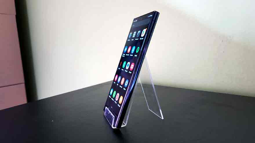 El Samsung Galaxy S23 Ultra no presenta novedades respecto a su diseño exterior.