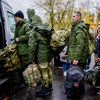 Putin firma un nuevo y duro proyecto de ley militar que prohíbe a los reclutas huir de Rusia