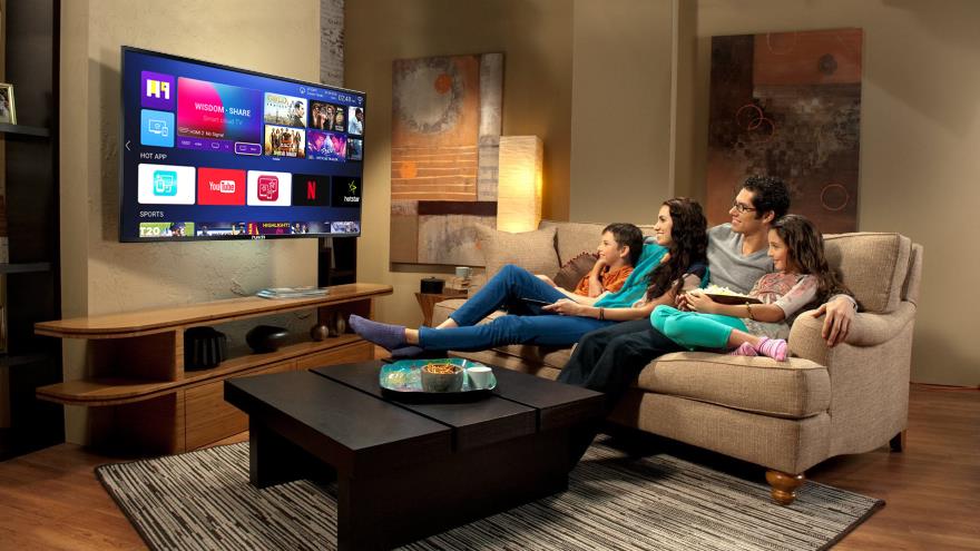 El router al que está conectado un Smart TV debe estar al menos a 1,8 metros de distancia.